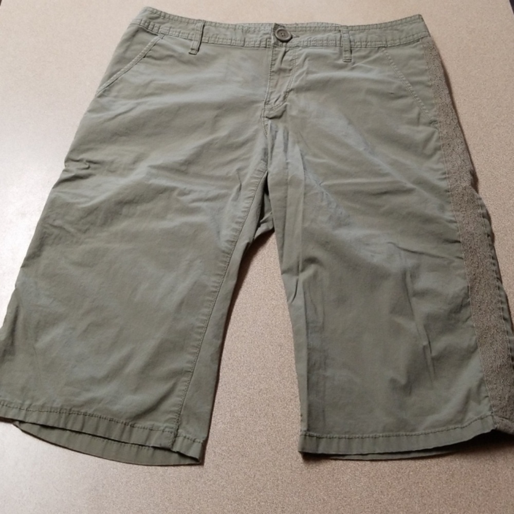 DKNY Jeans capri pants